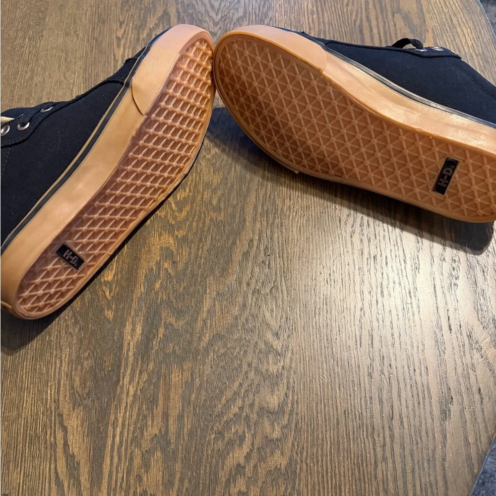 Harley-Davidson Tan and Black Sneakers - Picture 4 of 6
